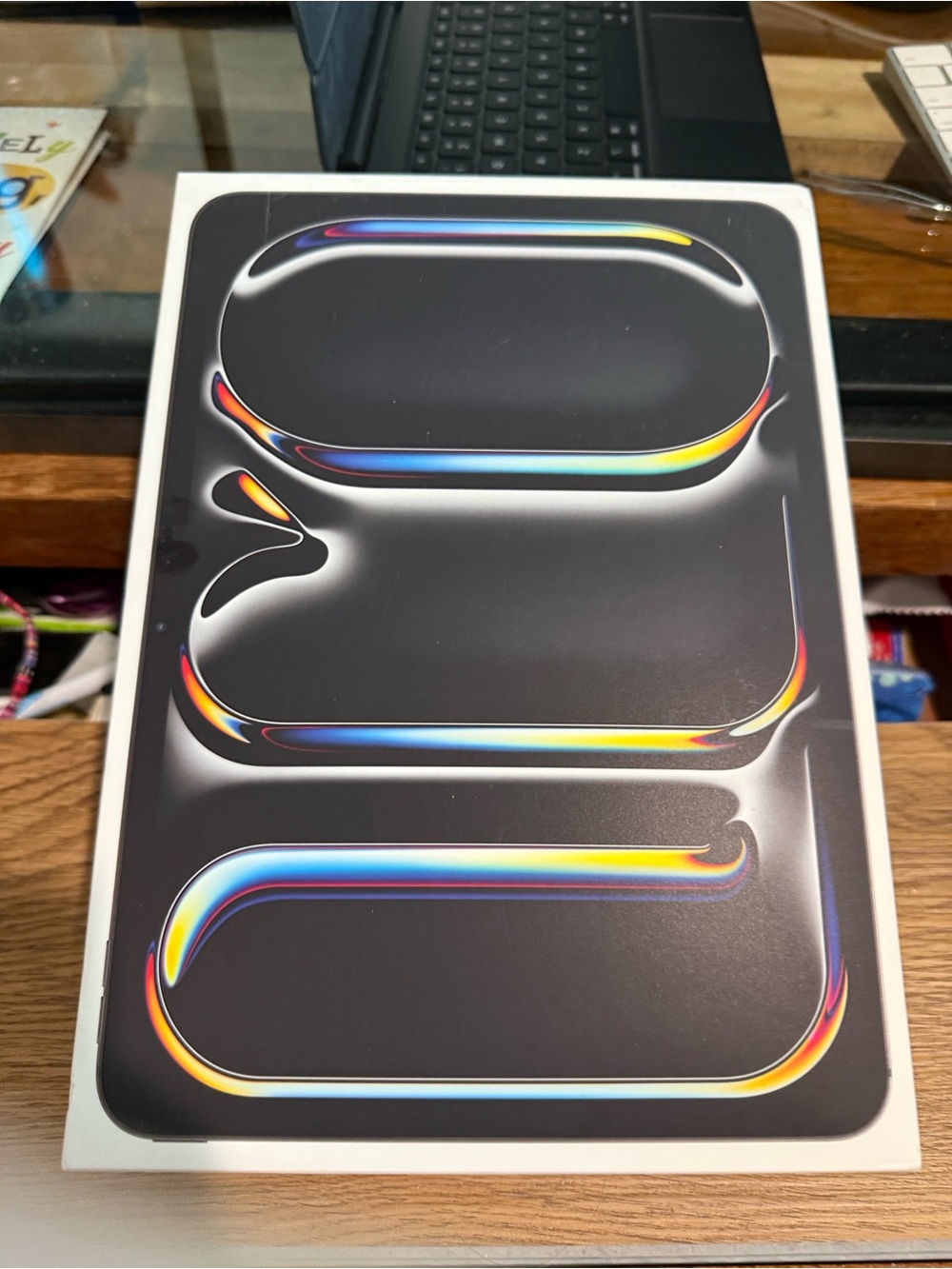 Apple iPad Pro 11-inch Wi-Fi + cellular with Magic key Keyboard & covers
256GB - Picture 10 of 12